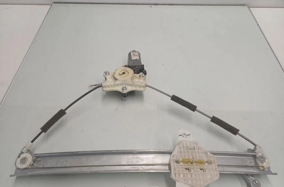 Mecanisme  moteur lève-glace avant droit HYUNDAI I 20 2 PHASE 1 occasion