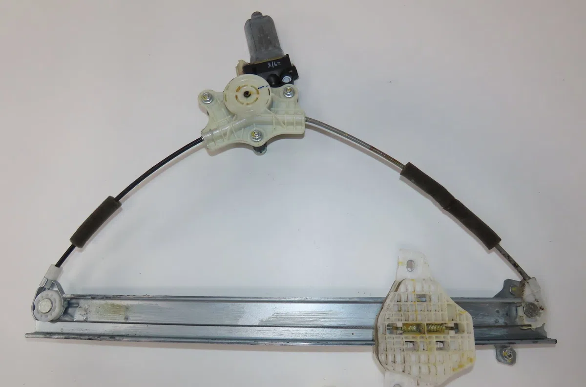 Mecanisme  moteur lève-glace avant droit Hyundai I20 II (GB, IB) 1.2 (2014) occasion