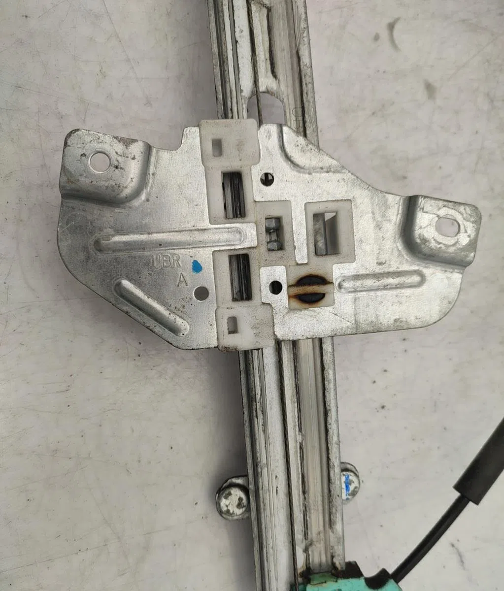 Mecanisme  moteur lève-glace avant droit KIA RIO 3 PHASE 1 occasion