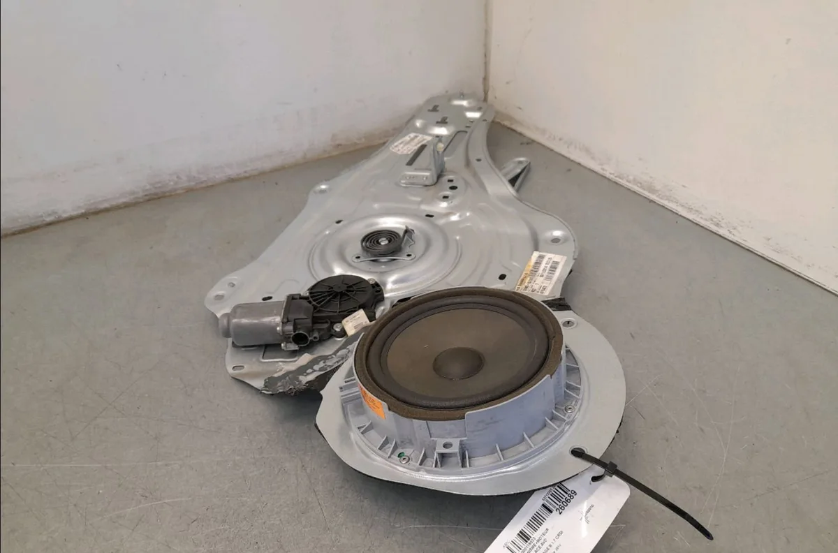 Mecanisme  moteur lève-glace avant droit Kia SPORTAGE III (SL) 1.7 crdi (2010) occasion