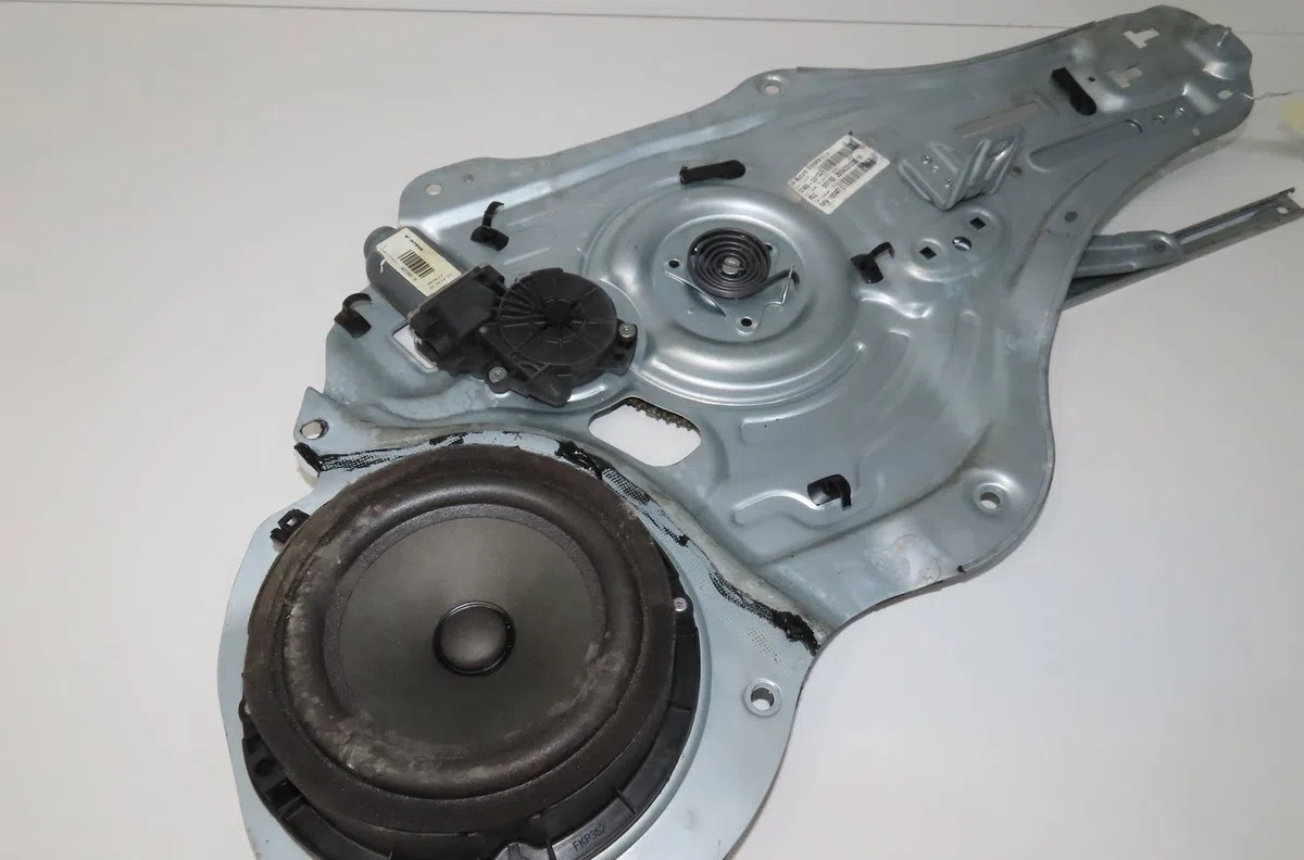 Mecanisme moteur lève-glace avant droit Kia SPORTAGE III (SL) 1.7 crdi (2010) occasion