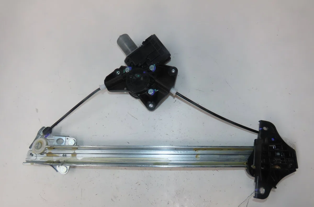 Mecanisme  moteur lève-glace avant droit Mazda 2 Berline bicorps trois ou cinq portes (KB) 1.5 hybrid (kbac3x) (2022) oc