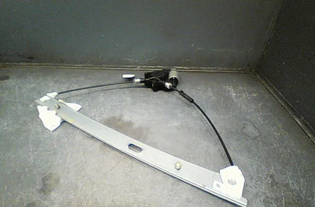 Mecanisme moteur lève-glace avant droit Mazda 3 (BK) 1.6 di turbo (2004-2009) occasion