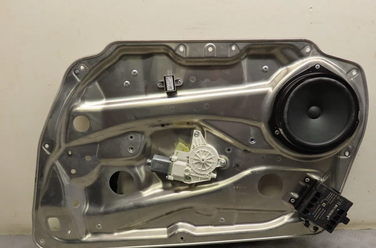 Mecanisme moteur lève-glace avant droit Mercedes-benz CLASSE C (W204) C 220 cdi (204.008) (2007-2008) 4 portes occasion