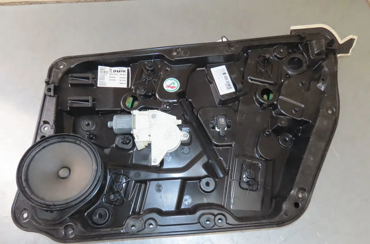 Mecanisme moteur lève-glace avant droit Mercedes-benz CLASSE GLA (X156) Gla 180 (156.942) (2015) occasion