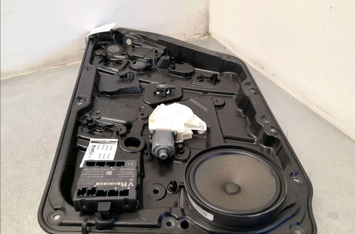 Mecanisme moteur lève-glace avant droit Mercedes-benz CLASSE GLA (X156) Gla 200 cdi - d (156.908) (2013) occasion