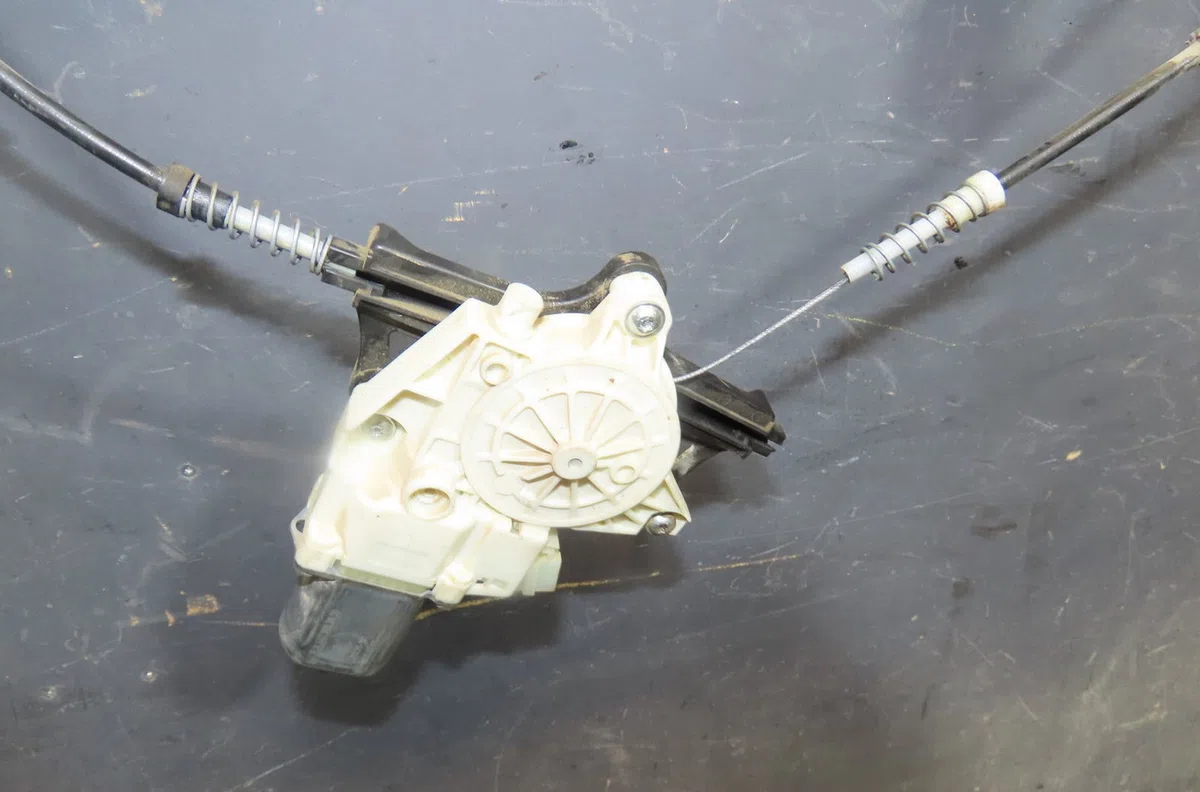 Mecanisme  moteur lève-glace avant droit Mercedes-benz VITO Camionnette (W447) 109 cdi (447.601, 447.603, 447.605) (2014