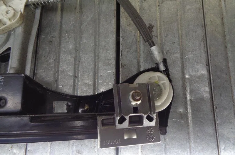 Mecanisme  moteur lève-glace avant droit MERCEDES CLASSE C 203 PHASE 1 BREAK occasion