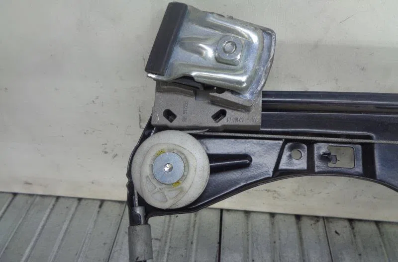 Mecanisme  moteur lève-glace avant droit MERCEDES CLASSE C 203 PHASE 1 occasion