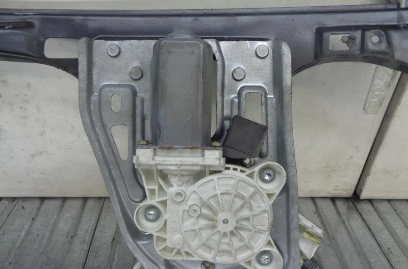 Mecanisme  moteur lève-glace avant droit MERCEDES CLASSE C 203 PHASE 1 occasion