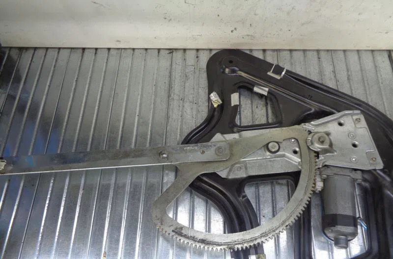 Mecanisme  moteur lève-glace avant droit MERCEDES CLASSE CLK 209 COUPE occasion