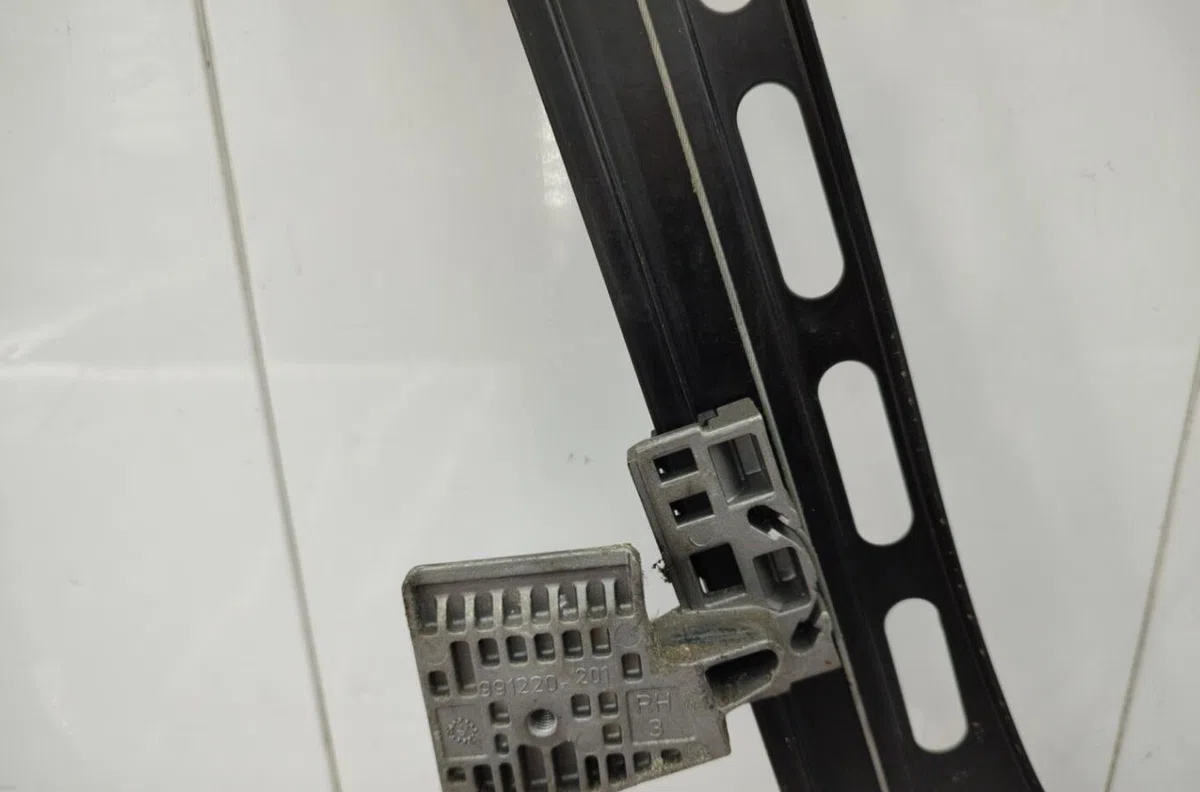 Mecanisme  moteur lève-glace avant droit MERCEDES CLASSE E 211 PHASE 1 occasion