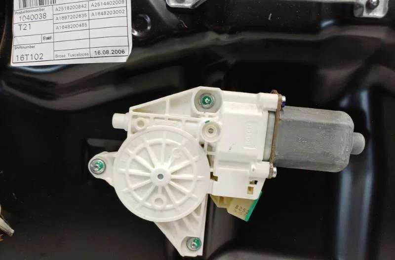 Mecanisme  moteur lève-glace avant droit MERCEDES CLASSE R 251 PHASE 1 BREAK occasion
