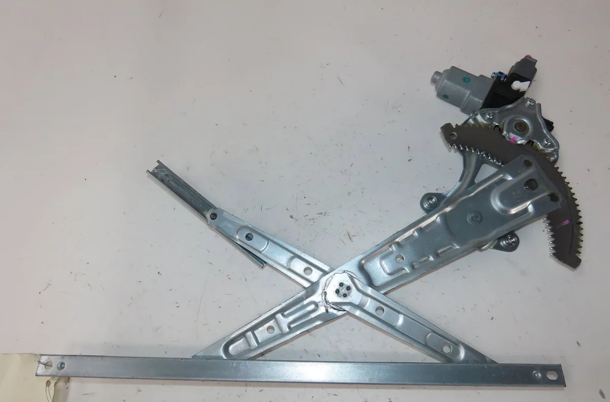 Mecanisme moteur lève-glace avant droit Mitsubishi MIRAGE - SPACE STAR VI 3-5 portes (A0_A) 1.0 (a05a) (2012) 5 portes