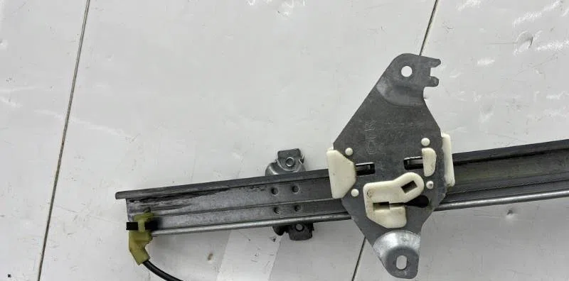 Mecanisme  moteur lève-glace avant droit NISSAN ALMERA TINO PHASE 2 occasion
