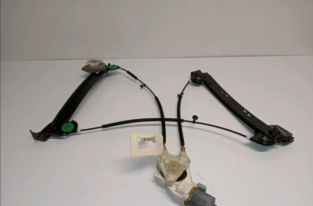 Mecanisme  moteur lève-glace avant droit Nissan MICRA CC III (K12) 1.4 16v (2005) occasion