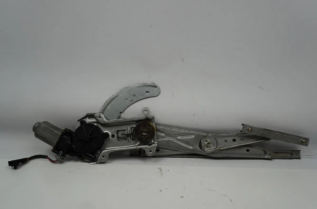 Mecanisme  moteur lève-glace avant droit Nissan MICRA II (K11) 1.0 i 16v (1992-2000) occasion