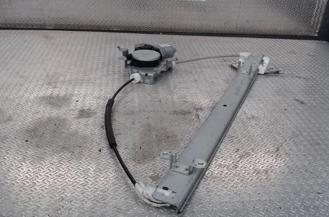 Mecanisme moteur lève-glace avant droit Nissan NV200 - EVALIA Autobus-Autocar 1.5 dci 90 (m20, m20m) (2011) occasion