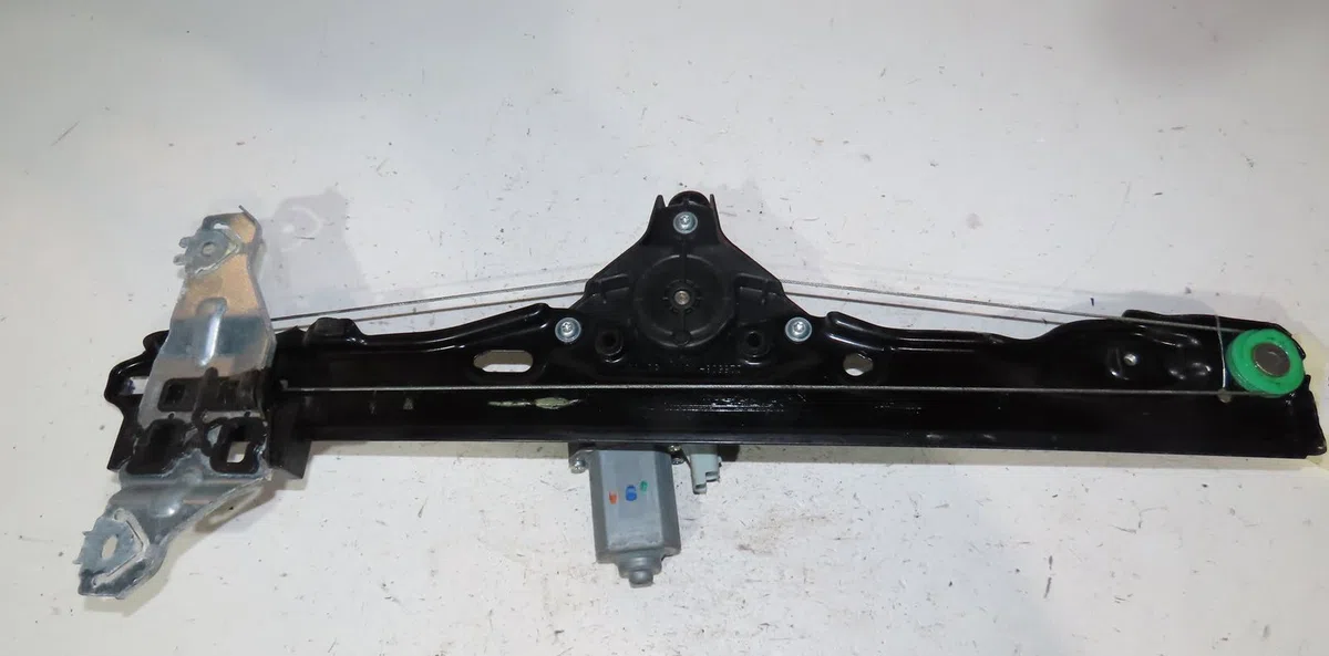 Mecanisme moteur lève-glace avant droit Nissan PULSAR 3-5 portes (C13) 1.2 dig-t (2014) occasion
