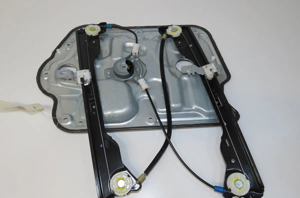 Mecanisme  moteur lève-glace avant droit Nissan QASHQAI - QASHQAI 2 I (J10, NJ10, JJ10E) 1.6 dci traction intégrale (201