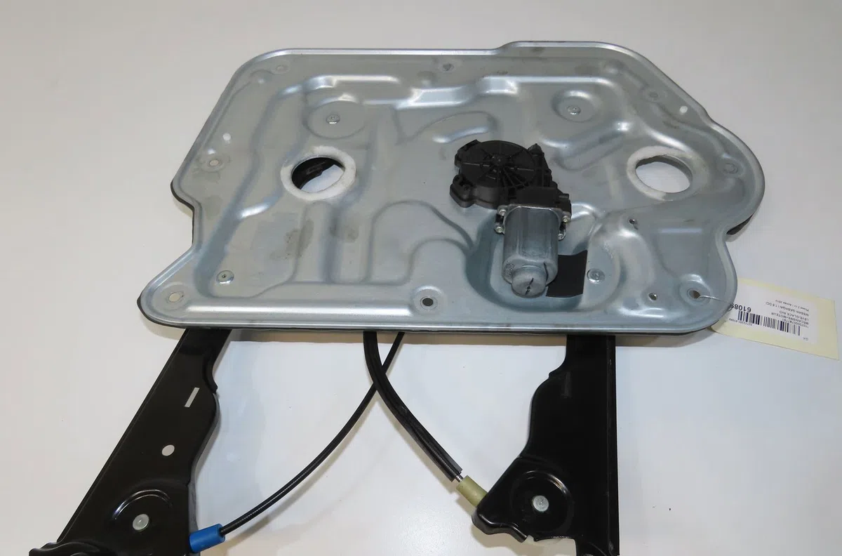 Mecanisme  moteur lève-glace avant droit Nissan QASHQAI - QASHQAI 2 I (J10, NJ10, JJ10E) 1.6 dci traction intégrale (201