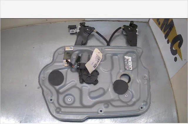 Mecanisme moteur lève-glace avant droit Nissan QASHQAI - QASHQAI 2 I (J10, NJ10, JJ10E) 2.0 dci (2007-2013) occasion