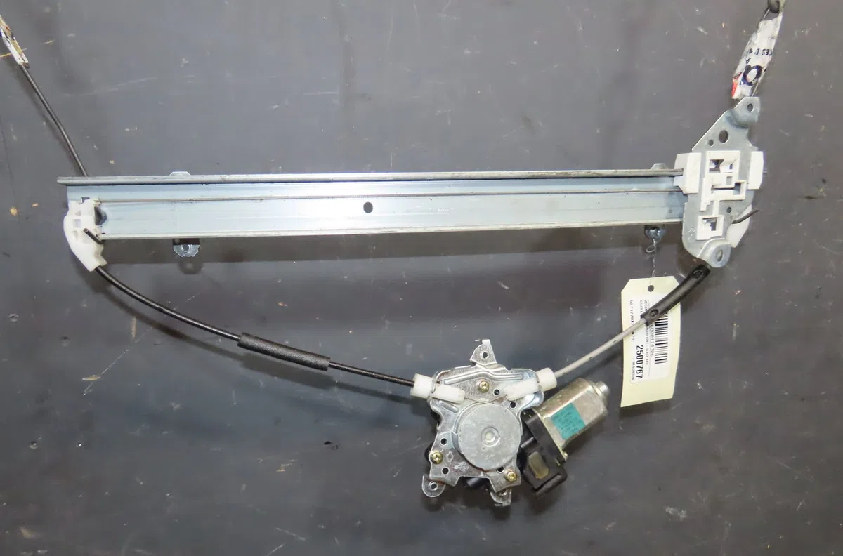 Mecanisme  moteur lève-glace avant droit Nissan X-TRAIL I (T30) 2.2 dci 4x4 (2001-2008) 5 portes occasion