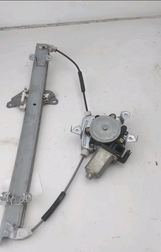 Mecanisme  moteur lève-glace avant droit Nissan X-TRAIL I (T30) 2.2 di 4x4 (2001-2005) occasion
