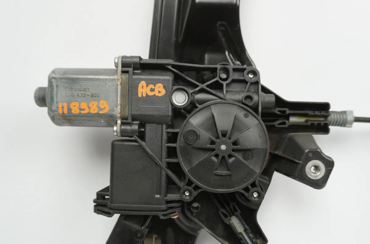 Mecanisme  moteur lève-glace avant droit Opel ADAM (M13) 1.4 (2012-2019) occasion