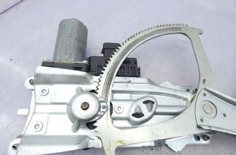 Mecanisme moteur lève-glace avant droit OPEL ASTRA H PHASE 1 occasion