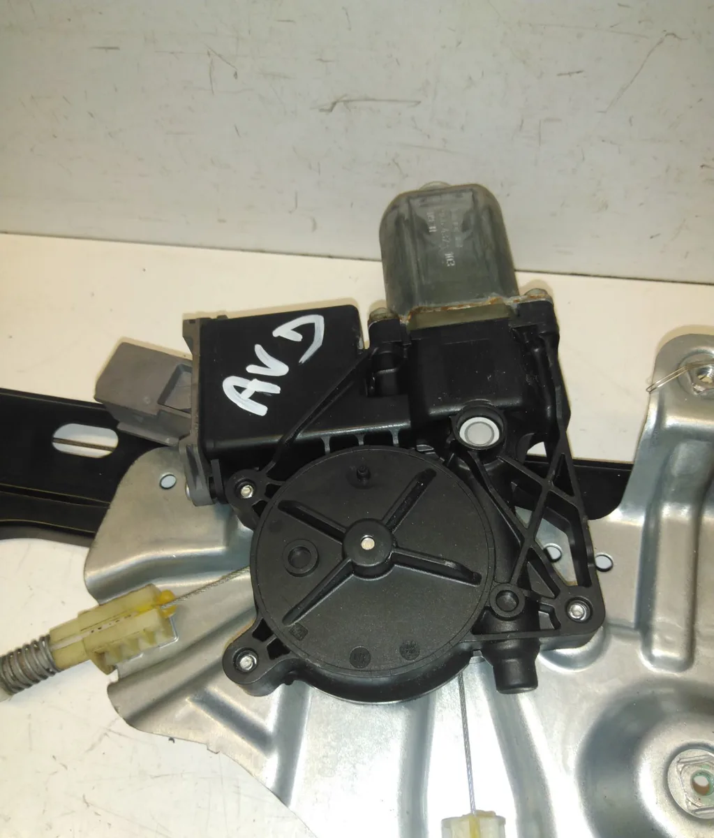 Mecanisme moteur lève-glace avant droit OPEL ASTRA IV occasion
