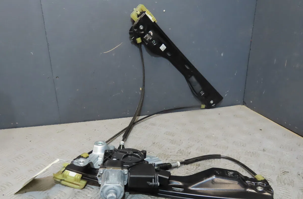 Mecanisme moteur lève-glace avant droit Opel ASTRA J GTC 1.4 (08) (2011-2015) occasion
