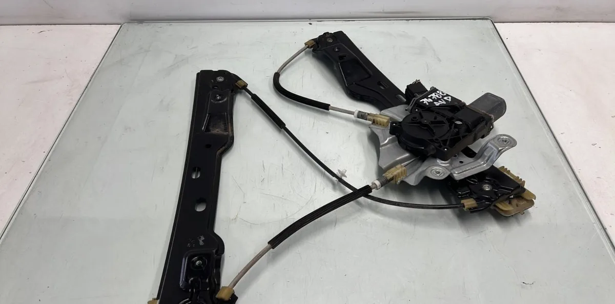 Mecanisme  moteur lève-glace avant droit OPEL ASTRA J PHASE 1 occasion