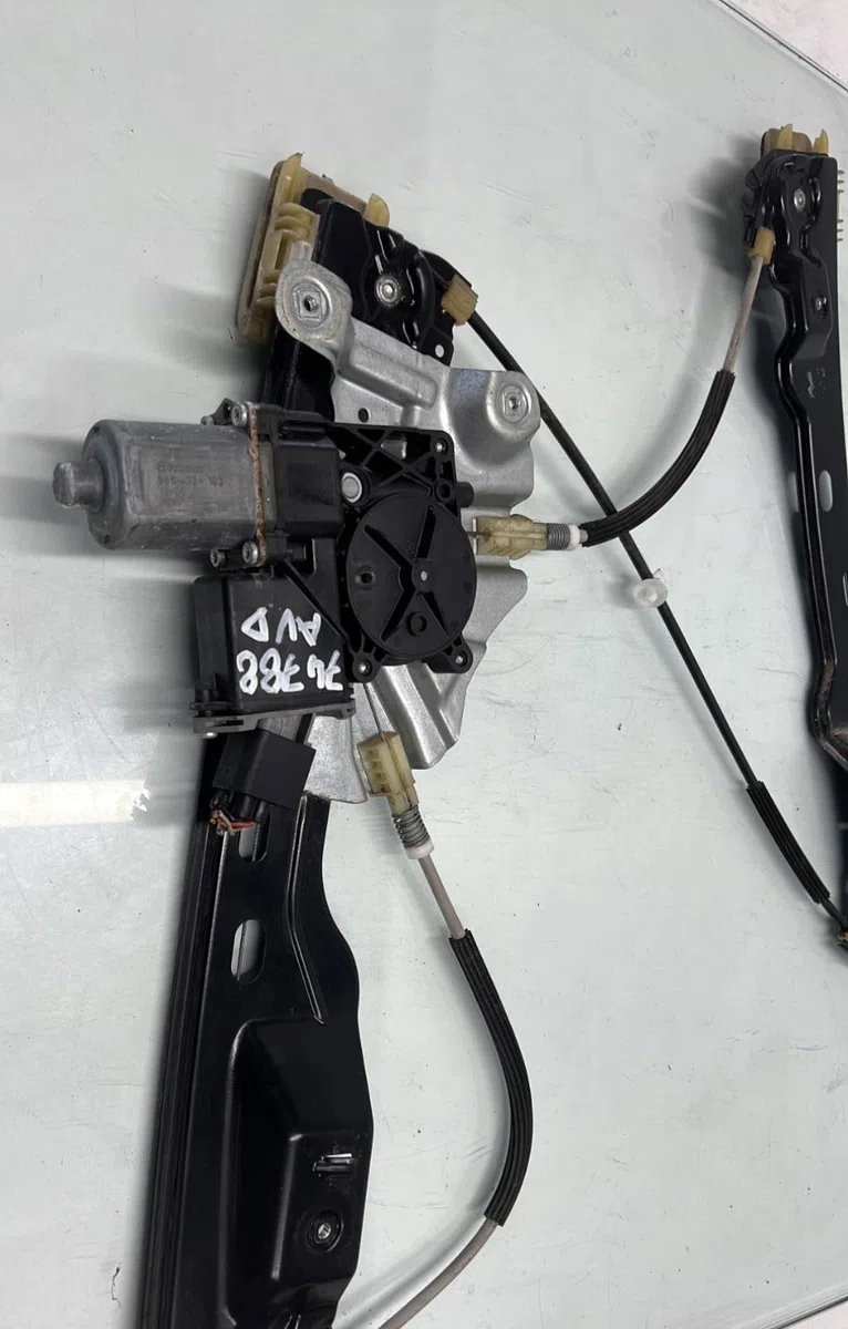 Mecanisme  moteur lève-glace avant droit OPEL ASTRA J PHASE 1 occasion