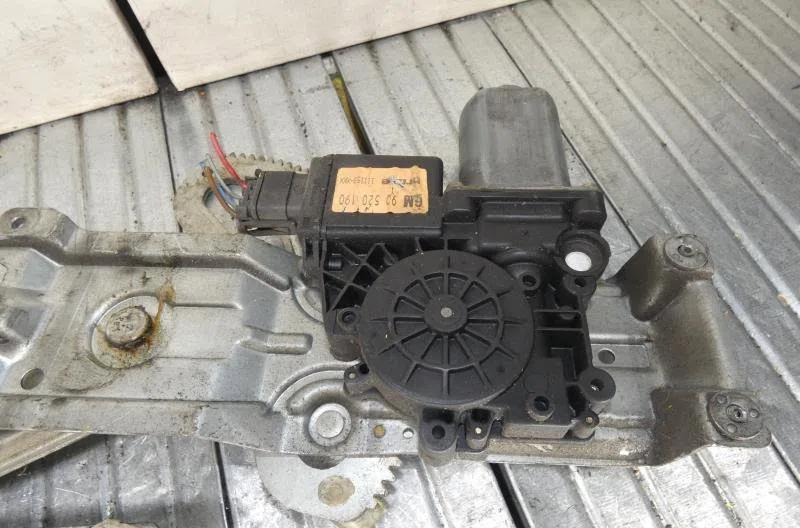 Mecanisme  moteur lève-glace avant droit OPEL CORSA B PHASE 1 occasion