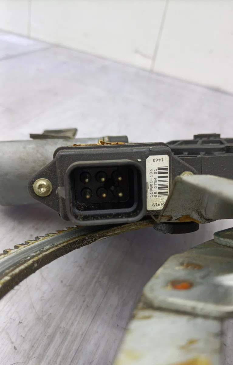 Mecanisme  moteur lève-glace avant droit OPEL CORSA B PHASE 2 occasion