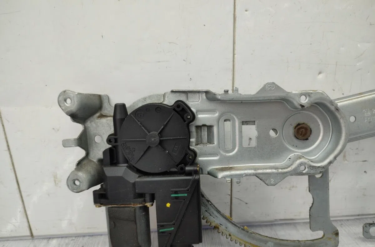Mecanisme  moteur lève-glace avant droit OPEL CORSA C PHASE 1 occasion