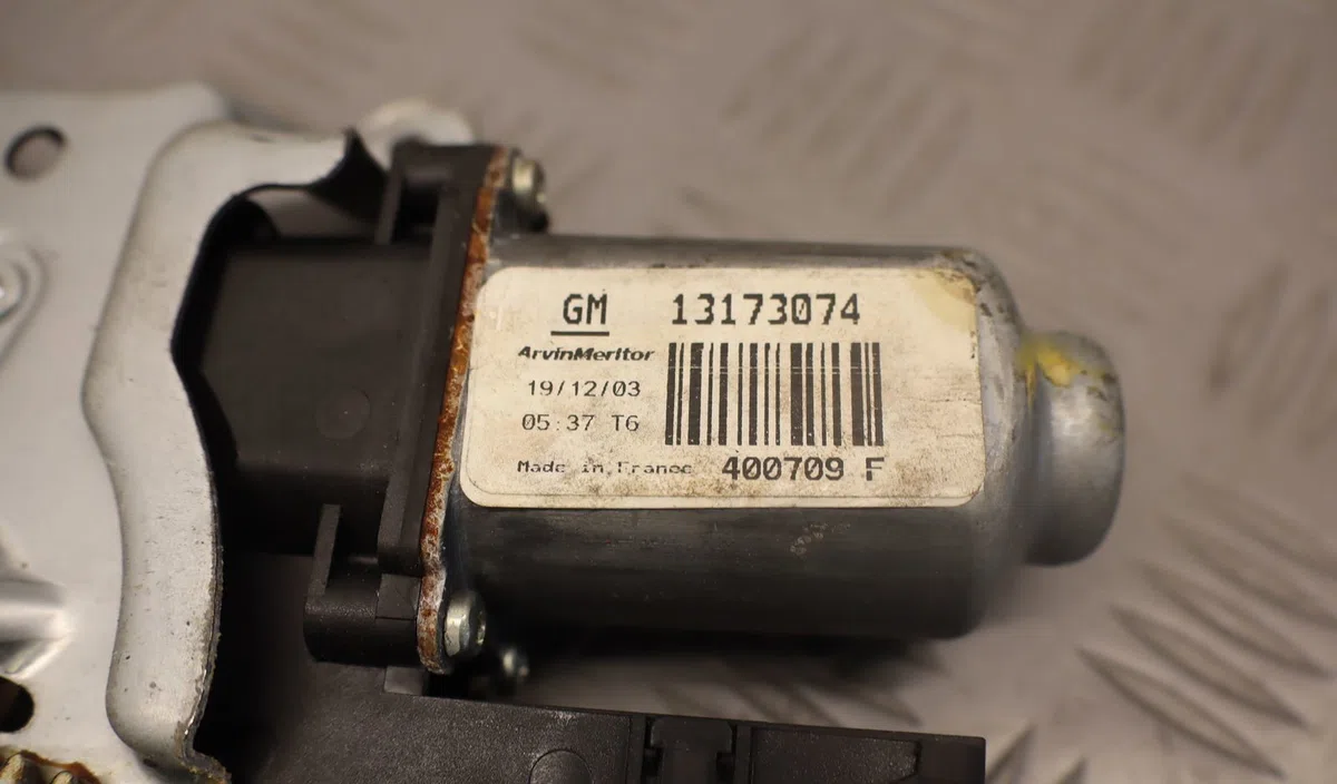 Mecanisme  moteur lève-glace avant droit Opel CORSA C (X01) 1.2 (f08, f68) (2000-2009) occasion