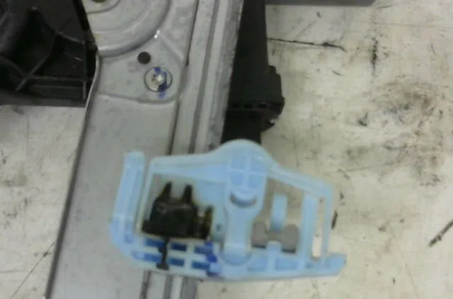 Mecanisme  moteur lève-glace avant droit Opel CORSA D (S07) 1.2 (l08, l68) (2006-2014) 5 portes occasion