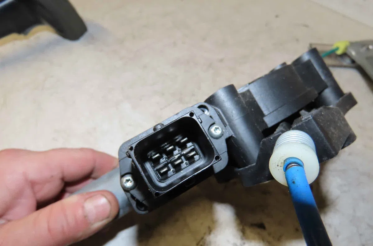 Mecanisme  moteur lève-glace avant droit OPEL CORSA IV occasion