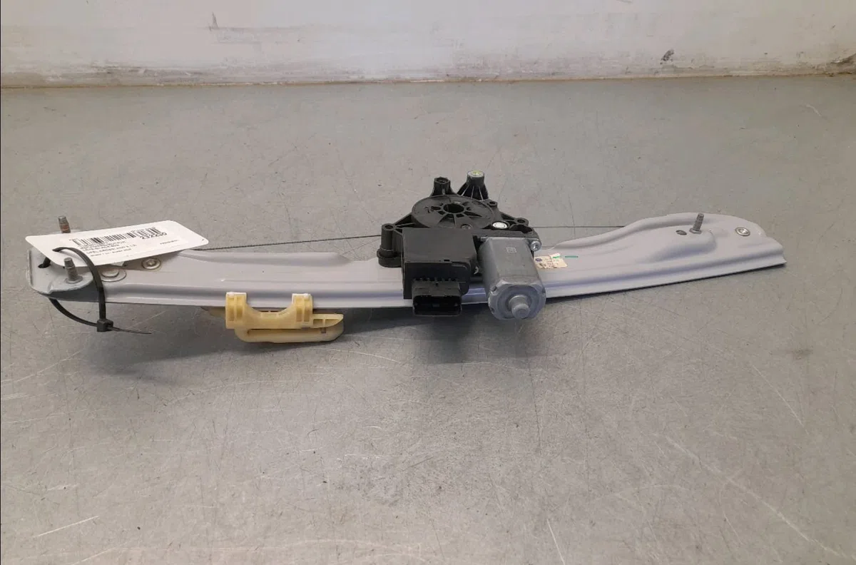 Mecanisme  moteur lève-glace avant droit Opel CROSSLAND X - CROSSLAND (P17, P2QO) 1.2 (75) (2017) occasion