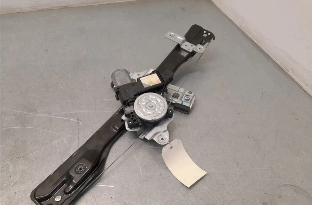 Mecanisme moteur lève-glace avant droit Opel MOKKA - MOKKA X (J13) 1.6 cdti (_76) (2015) occasion