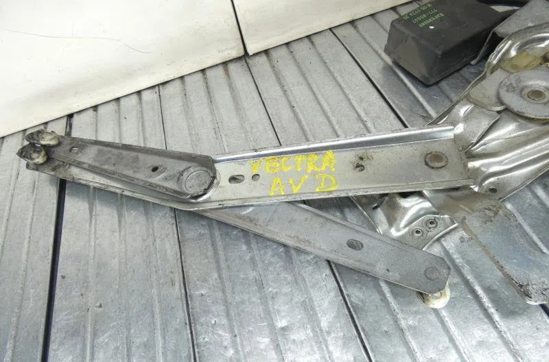 Mecanisme  moteur lève-glace avant droit OPEL VECTRA B PHASE 1 occasion