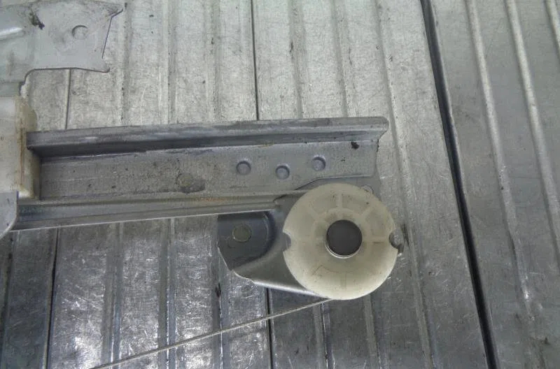 Mecanisme  moteur lève-glace avant droit PEUGEOT 107 PHASE 2 occasion