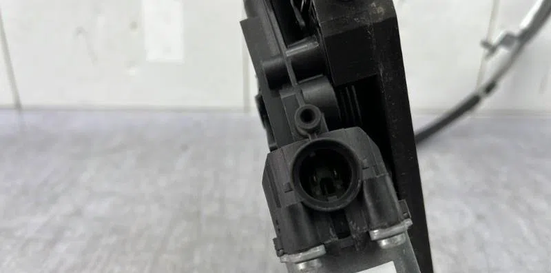 Mecanisme  moteur lève-glace avant droit PEUGEOT 108 occasion