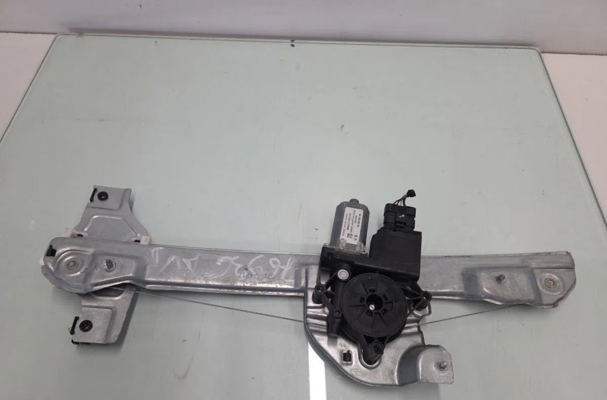 Mecanisme  moteur lève-glace avant droit PEUGEOT 2008 1 PHASE 1 occasion