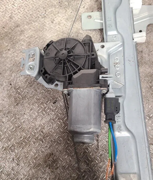 Mecanisme  moteur lève-glace avant droit PEUGEOT 207  207 PHASE 1 occasion