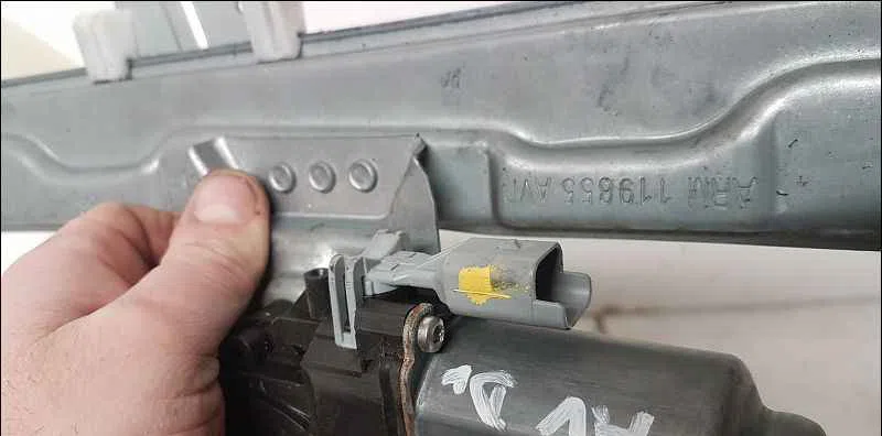 Mecanisme  moteur lève-glace avant droit PEUGEOT 207 occasion