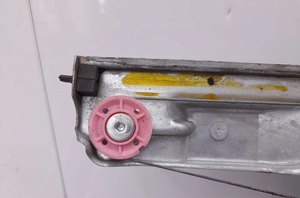 Mecanisme  moteur lève-glace avant droit PEUGEOT 208 1 PHASE 1 occasion