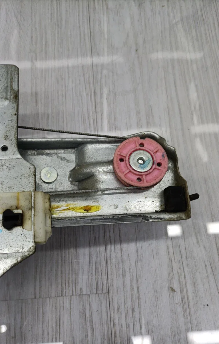 Mecanisme  moteur lève-glace avant droit PEUGEOT 208 1 PHASE 2 occasion